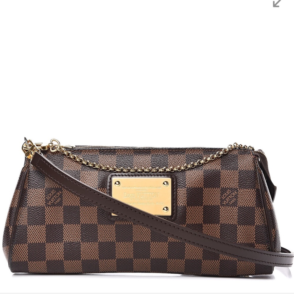 AUTHENTIC LOUIS VUITTON
Damier Ebene Eva Clutch